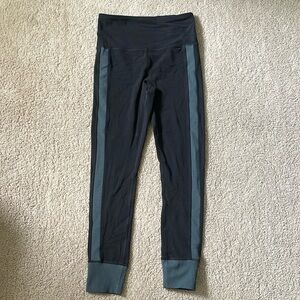 Athleta Elation Rib Trim 7/8 Tight Legging